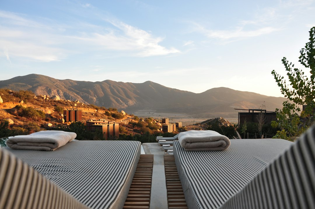 Luxury Travel vs Budget Travel: Which Experience Is Right for You?